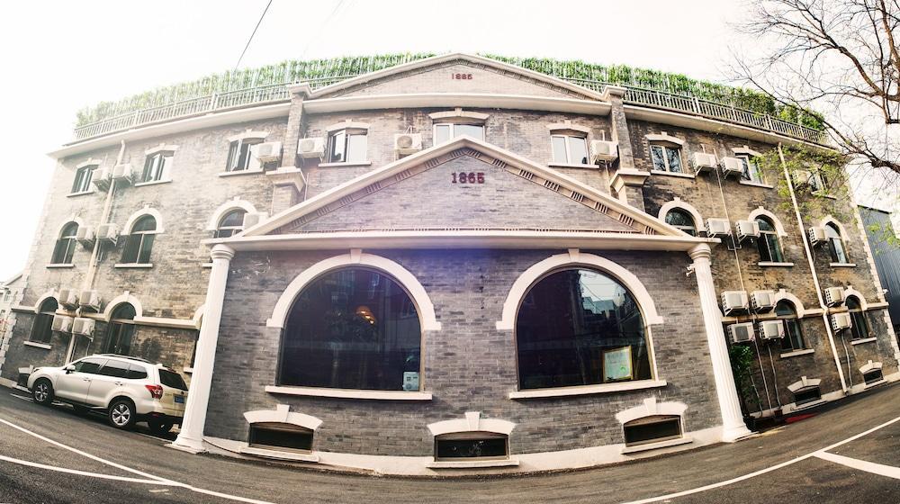 Nostalgia Hotel Beijing Guozijian Ghost Street - Near Beijing Lama Temple, Beihai Park, Jingshan Park, Drum Tower, Houhai Bar Street, Tian'Anmen Square, Located In Beijing Traditional Hutongs, 5 Minutes Away From Beixinqiao Metro Station Buitenkant foto