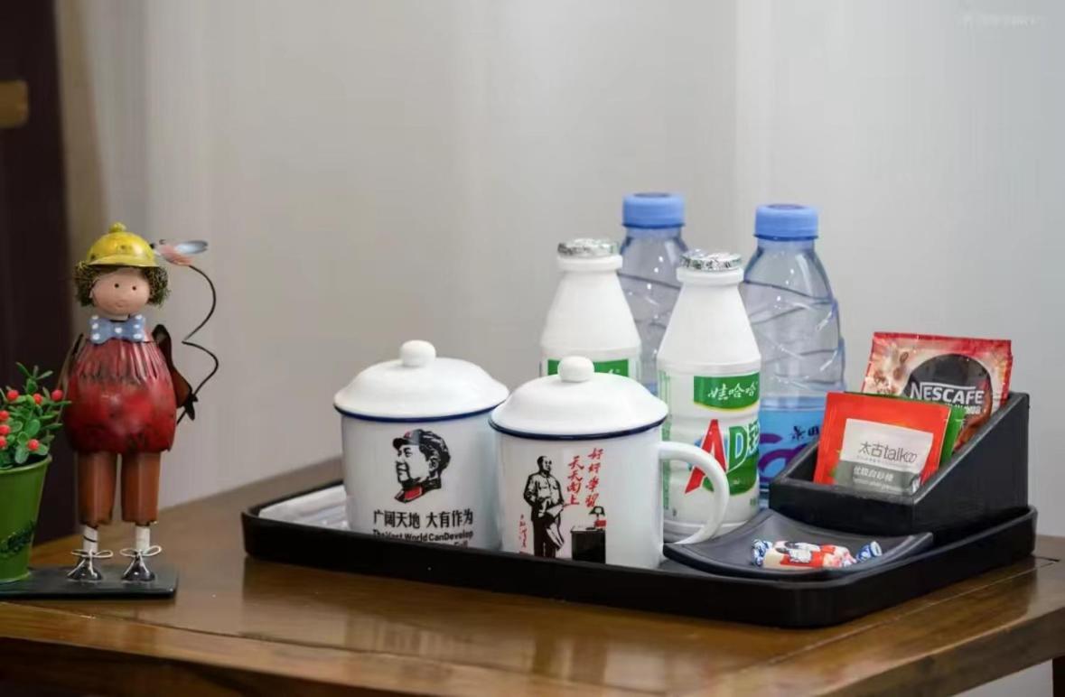 Nostalgia Hotel Beijing Guozijian Ghost Street - Near Beijing Lama Temple, Beihai Park, Jingshan Park, Drum Tower, Houhai Bar Street, Tian'Anmen Square, Located In Beijing Traditional Hutongs, 5 Minutes Away From Beixinqiao Metro Station Buitenkant foto