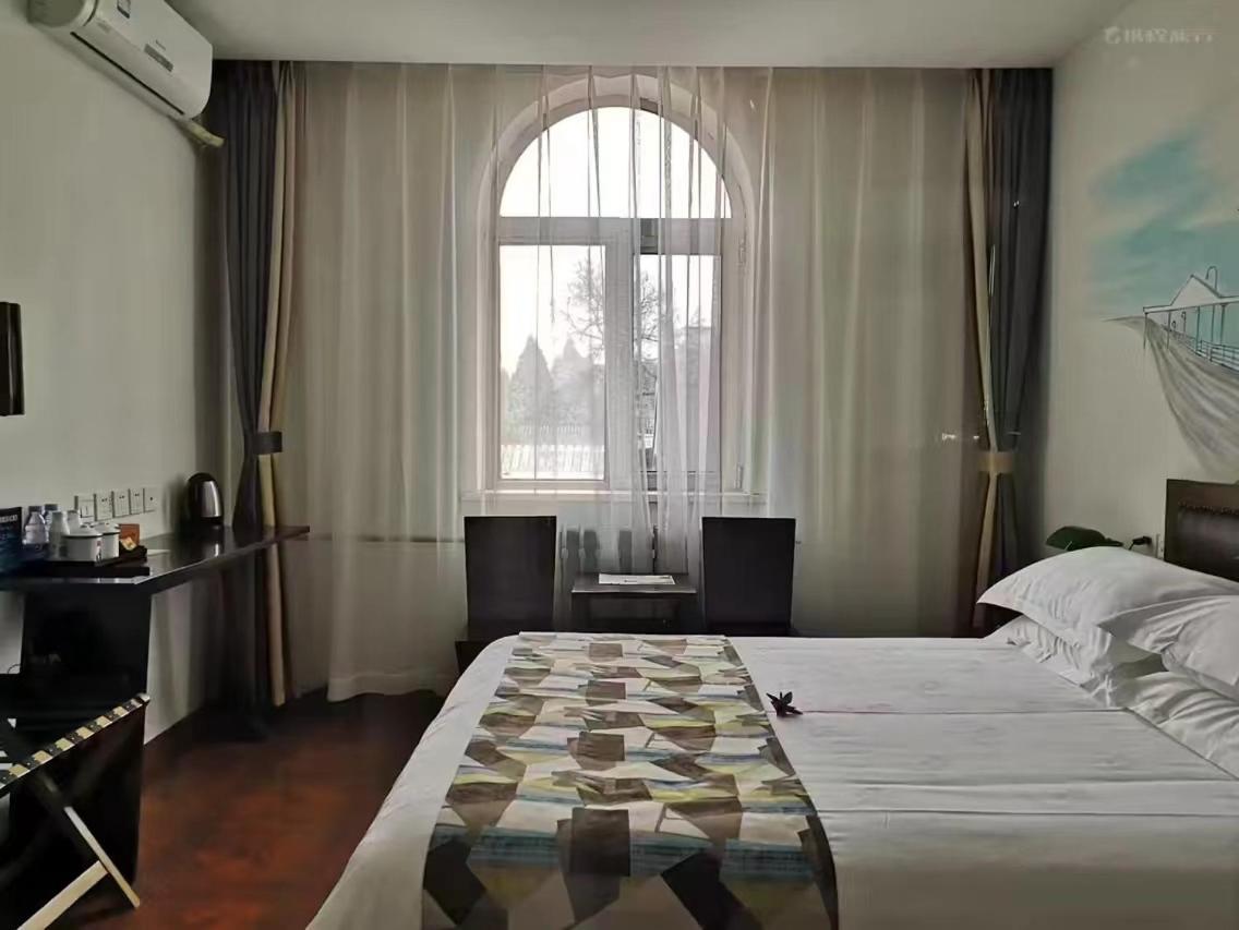 Nostalgia Hotel Beijing Guozijian Ghost Street - Near Beijing Lama Temple, Beihai Park, Jingshan Park, Drum Tower, Houhai Bar Street, Tian'Anmen Square, Located In Beijing Traditional Hutongs, 5 Minutes Away From Beixinqiao Metro Station Buitenkant foto