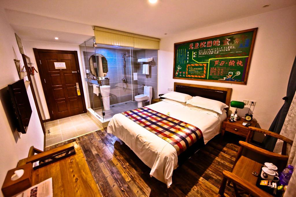 Nostalgia Hotel Beijing Guozijian Ghost Street - Near Beijing Lama Temple, Beihai Park, Jingshan Park, Drum Tower, Houhai Bar Street, Tian'Anmen Square, Located In Beijing Traditional Hutongs, 5 Minutes Away From Beixinqiao Metro Station Buitenkant foto