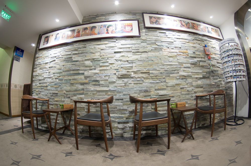 Nostalgia Hotel Beijing Guozijian Ghost Street - Near Beijing Lama Temple, Beihai Park, Jingshan Park, Drum Tower, Houhai Bar Street, Tian'Anmen Square, Located In Beijing Traditional Hutongs, 5 Minutes Away From Beixinqiao Metro Station Buitenkant foto